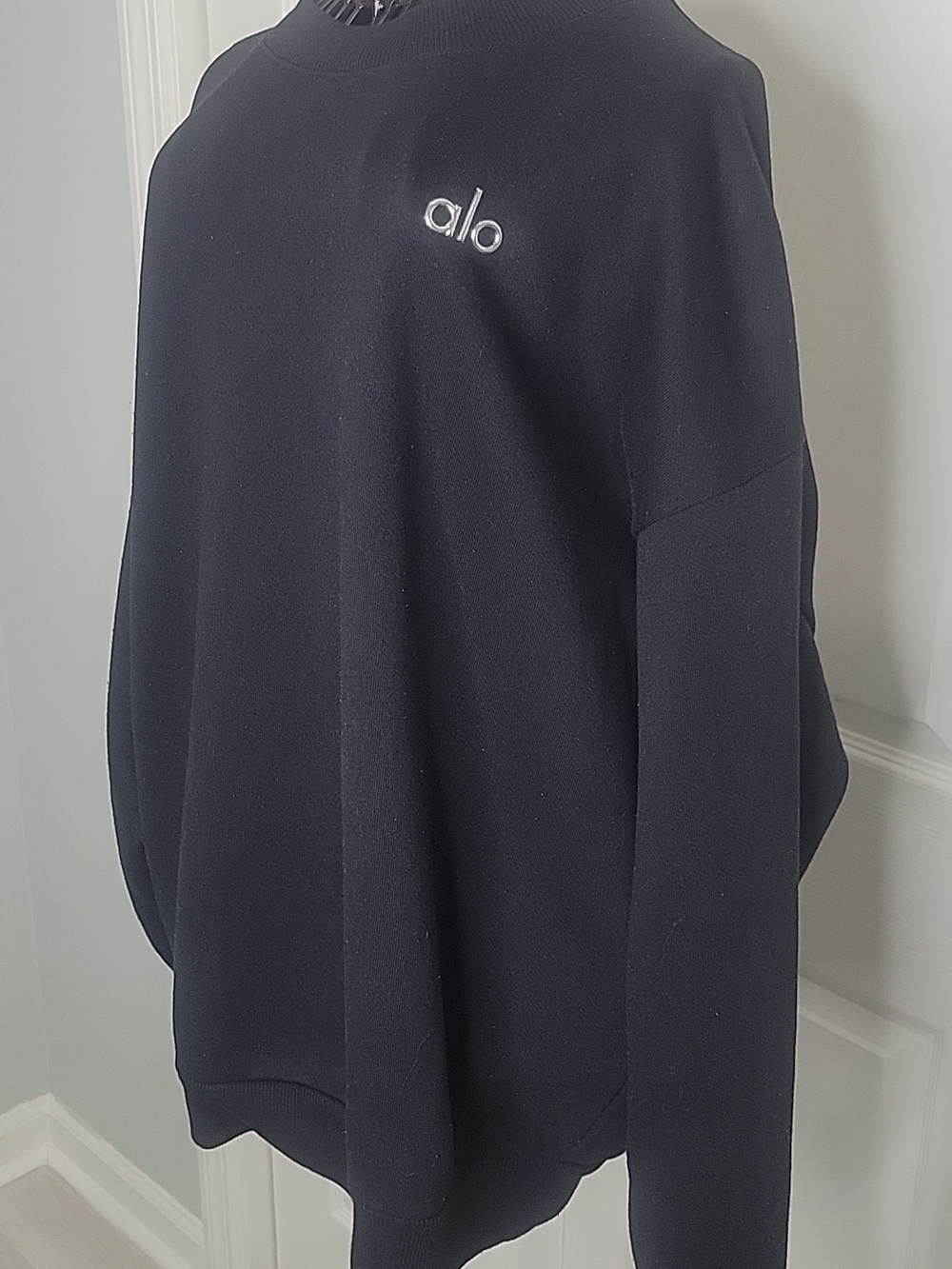 Alo Women's Yoga Accolade Black Crewneck Sweatshirt Size Small - Picture 4 of 10